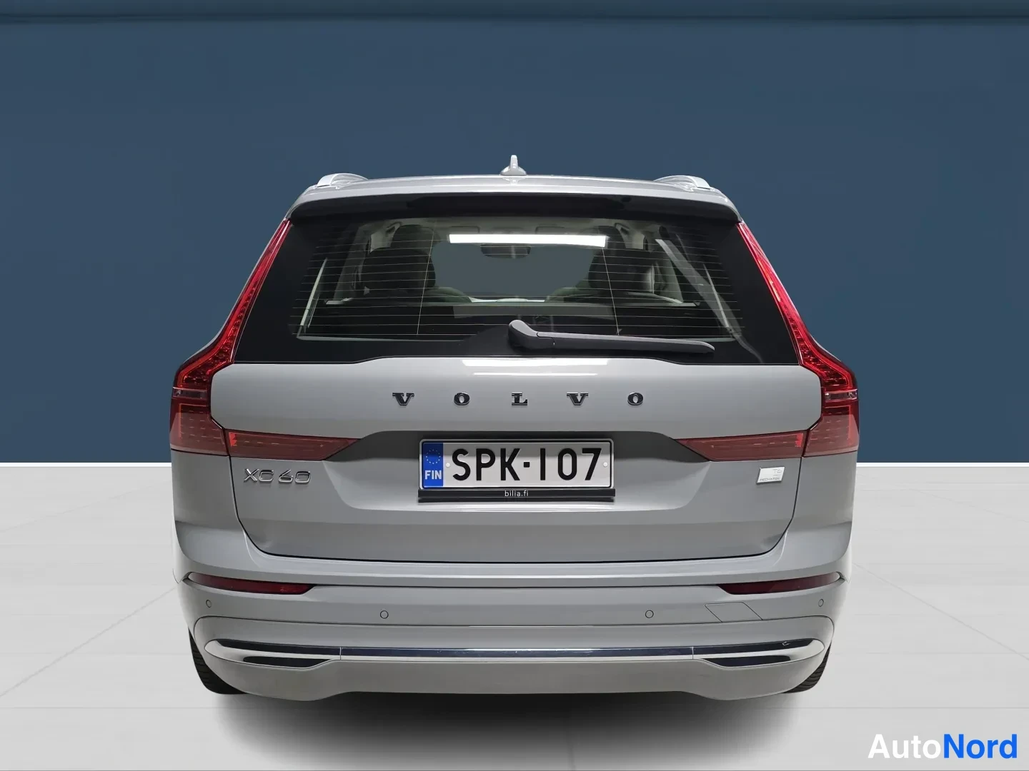 Grey Volvo XC60 2024, rear, photo 7