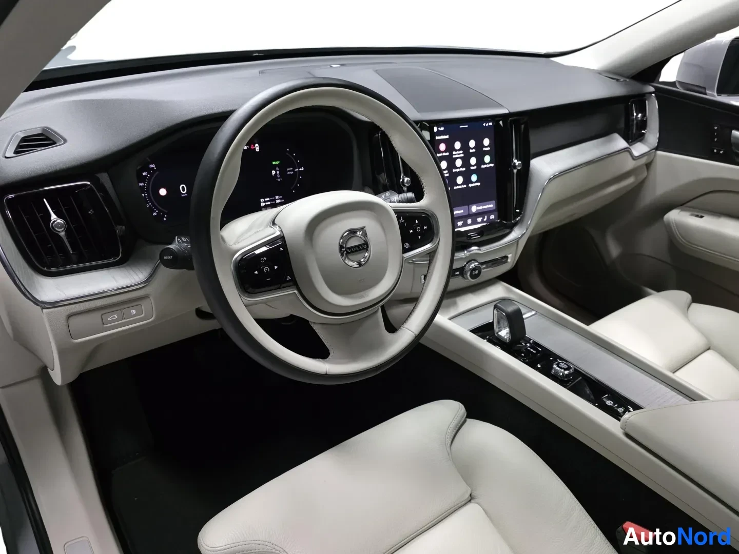Grey Volvo XC60 2024, photo 9