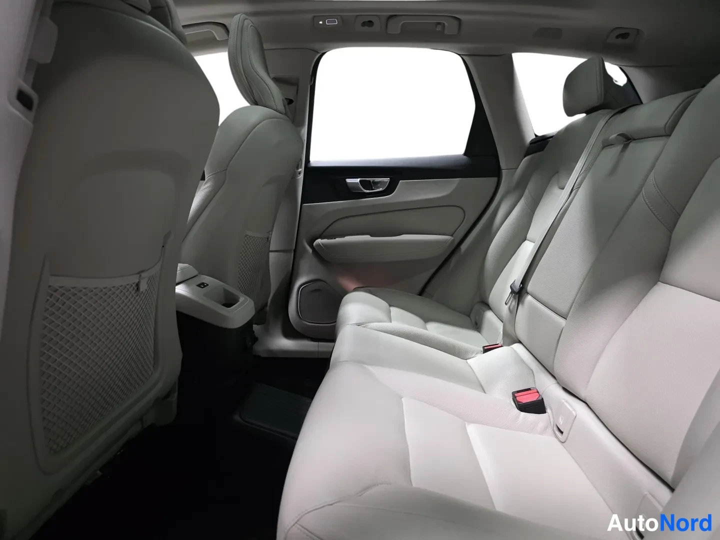 Grey Volvo XC60 2024, photo 10