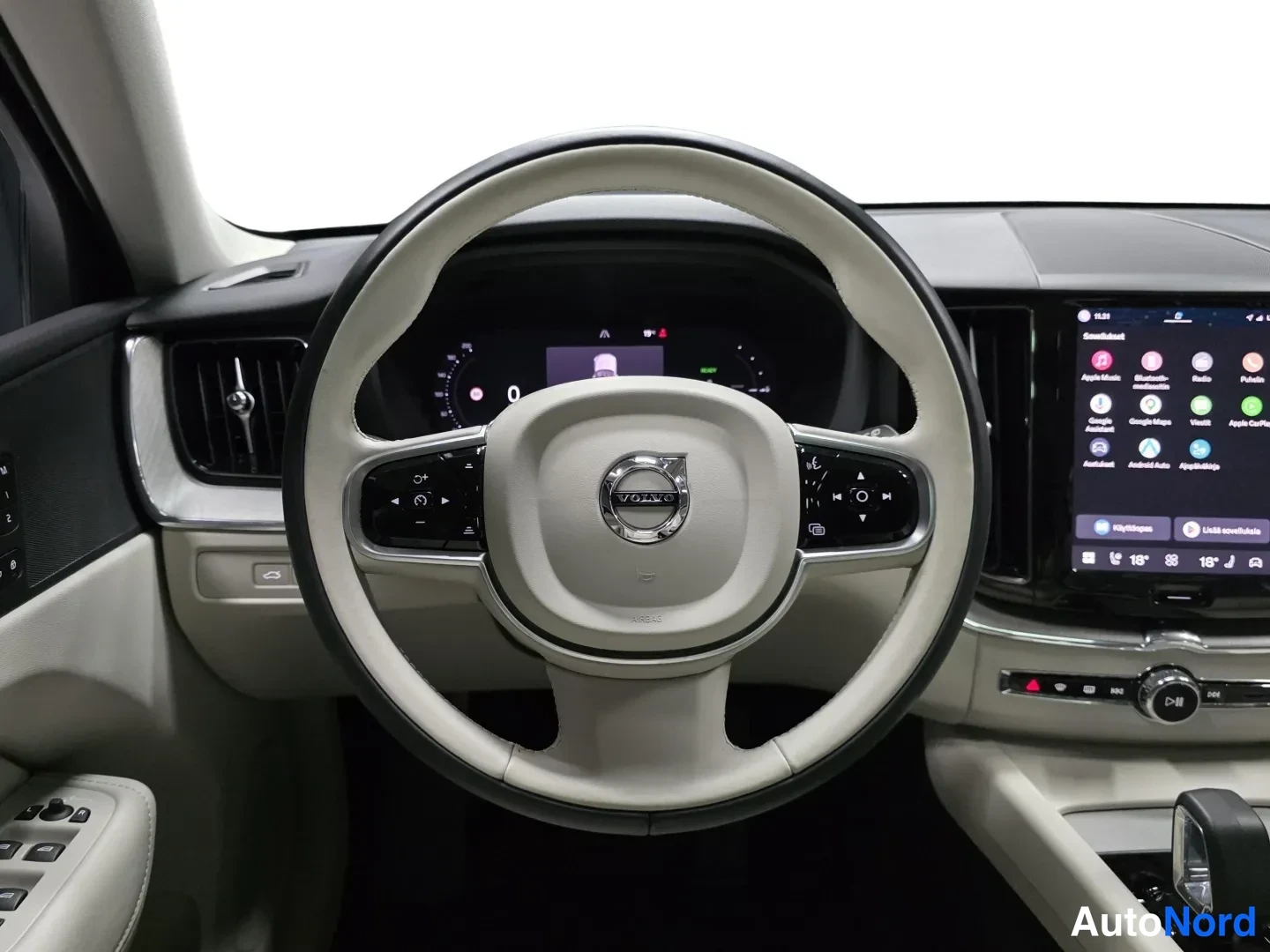Grey Volvo XC60 2024, photo 11
