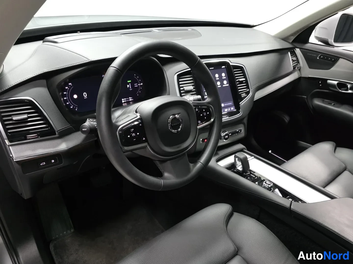 Grå Volvo XC90 2024, bild 9