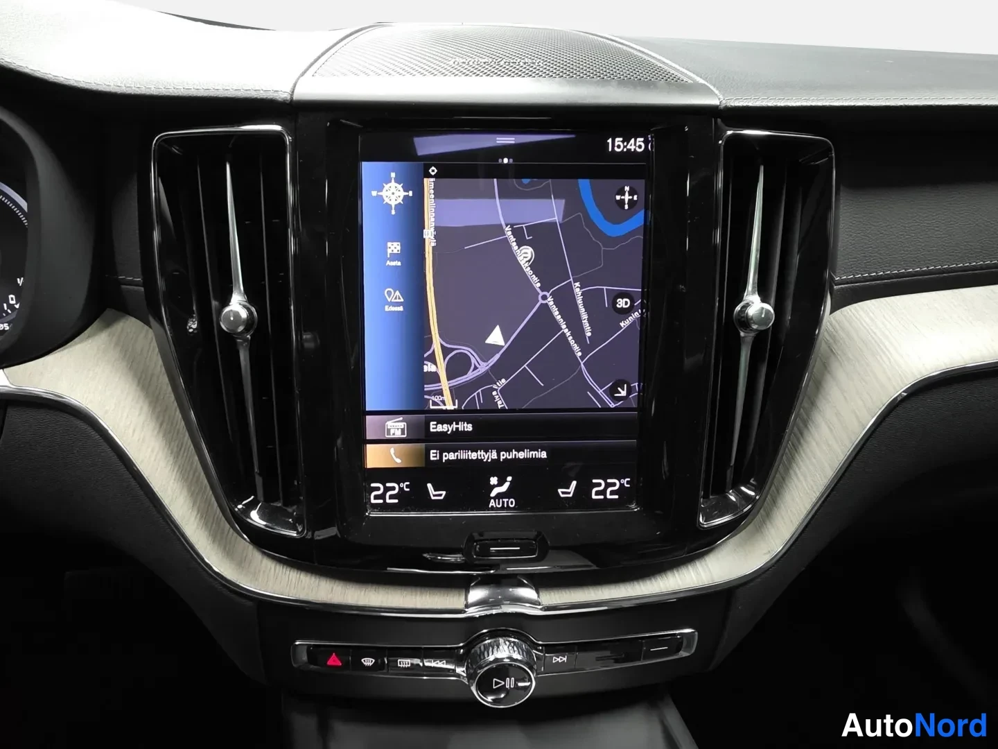 White Volvo XC60 2021, photo 12