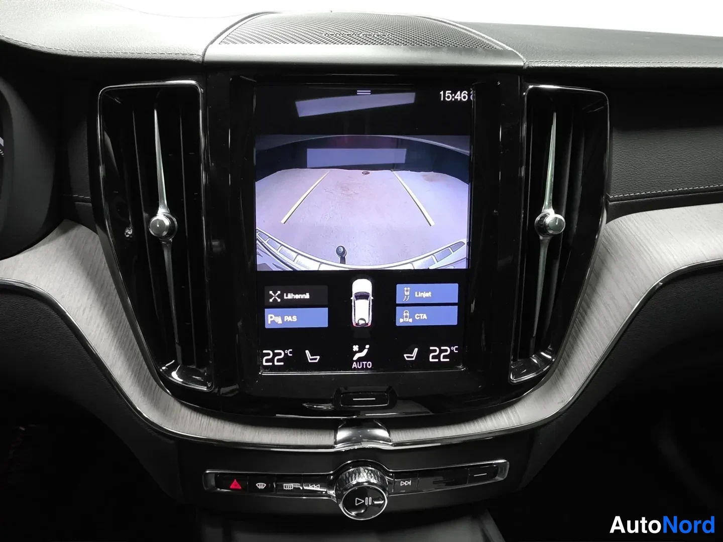 White Volvo XC60 2021, photo 13