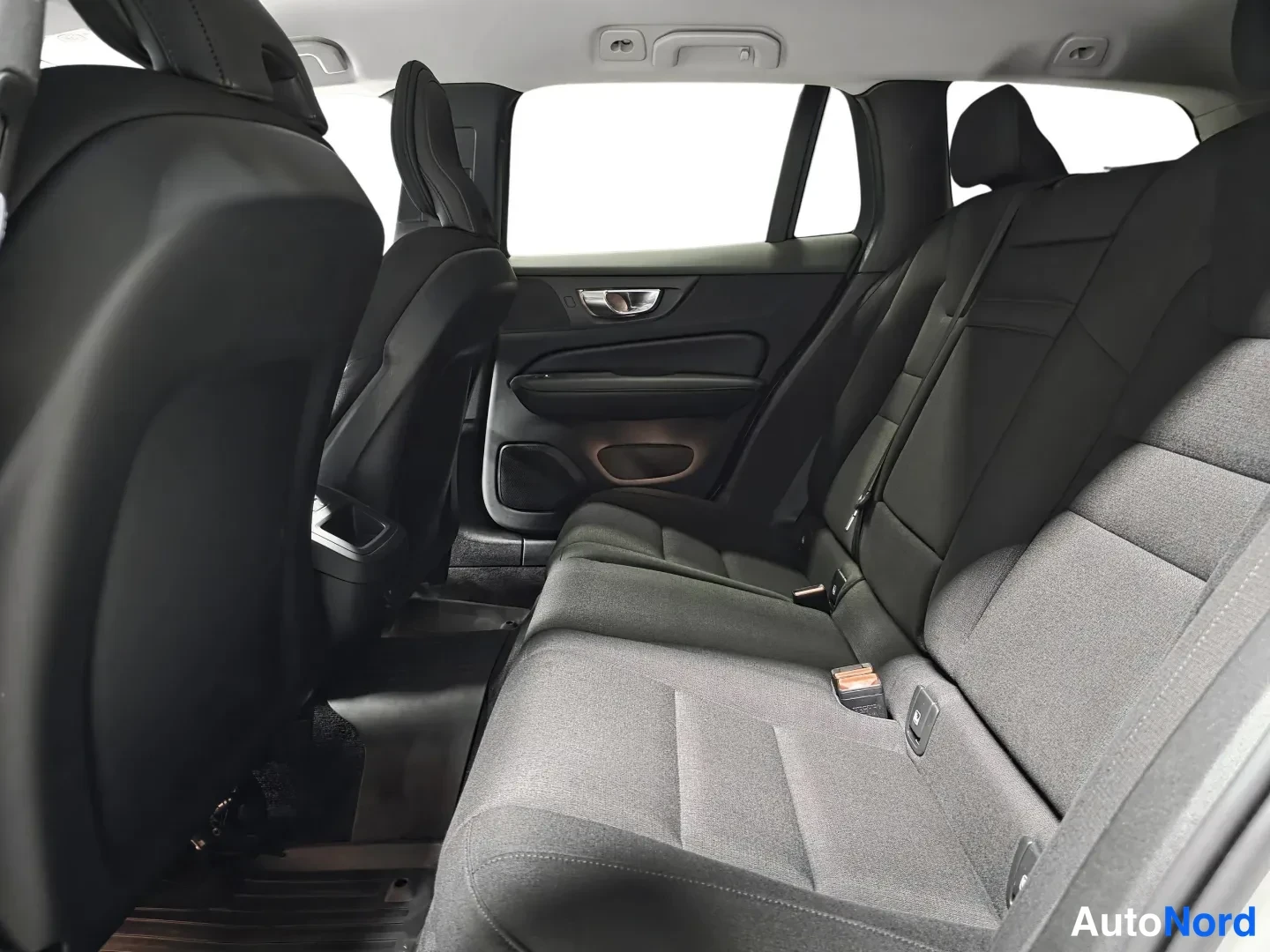 Grey Volvo V60 2022, photo 10