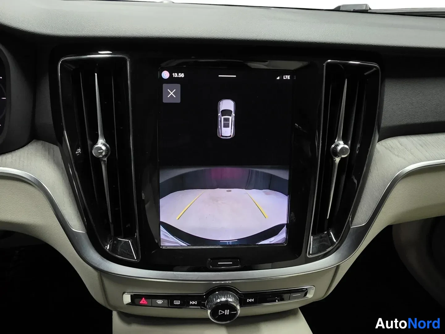Black Volvo V60 2023, photo 13