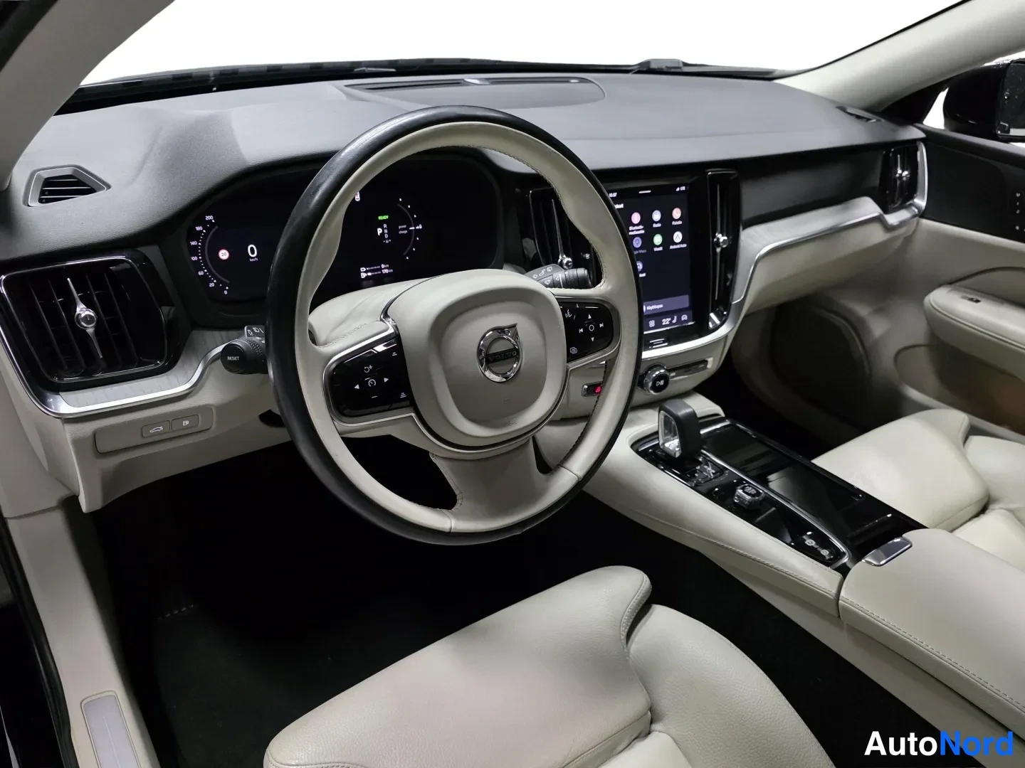 Black Volvo V60 2023, photo 9