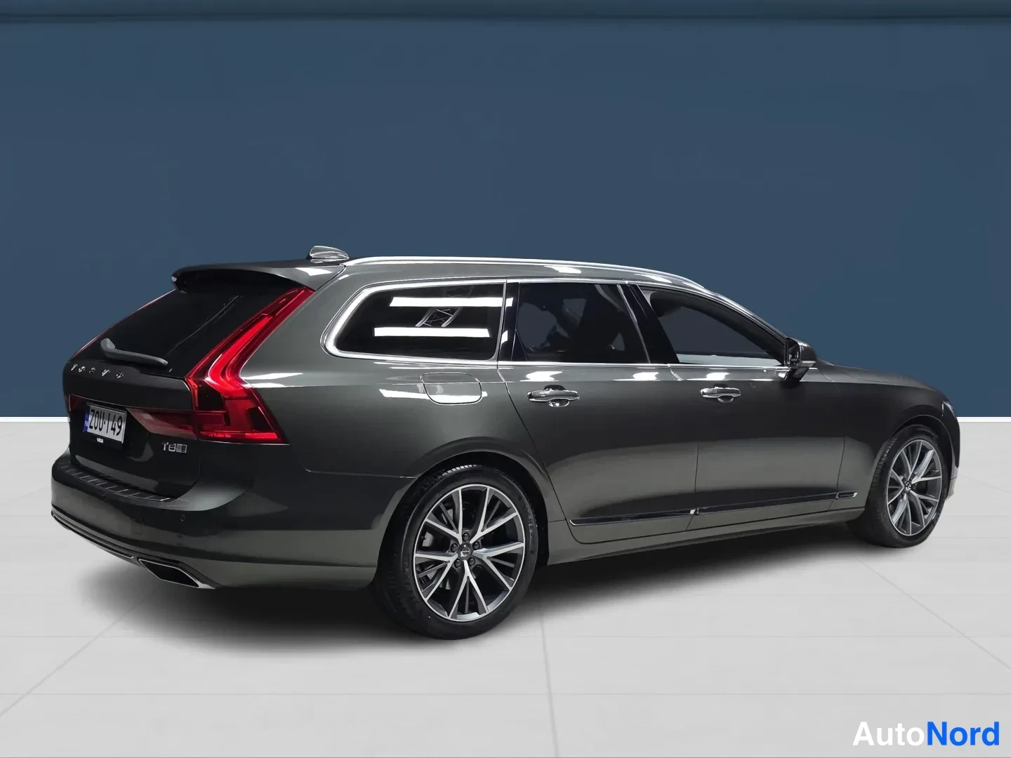 Grey Volvo V90 2020, rear three-quarter, photo 5