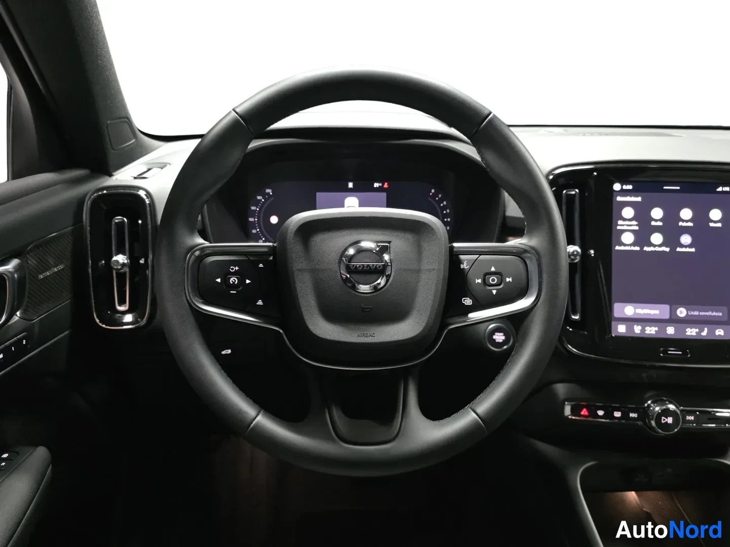 Grey Volvo XC40 2026, photo 11
