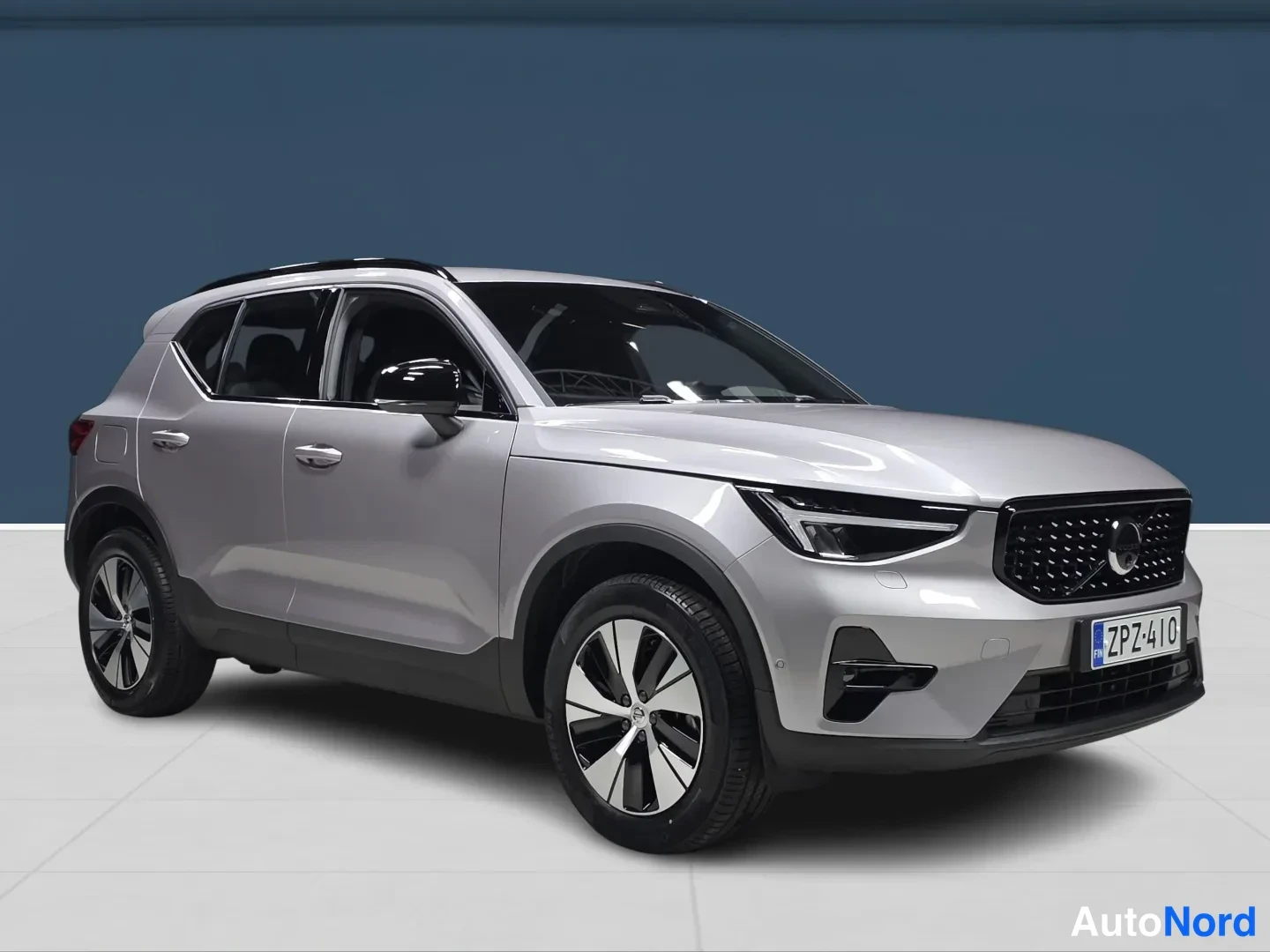 Grey Volvo XC40 2026, photo 16