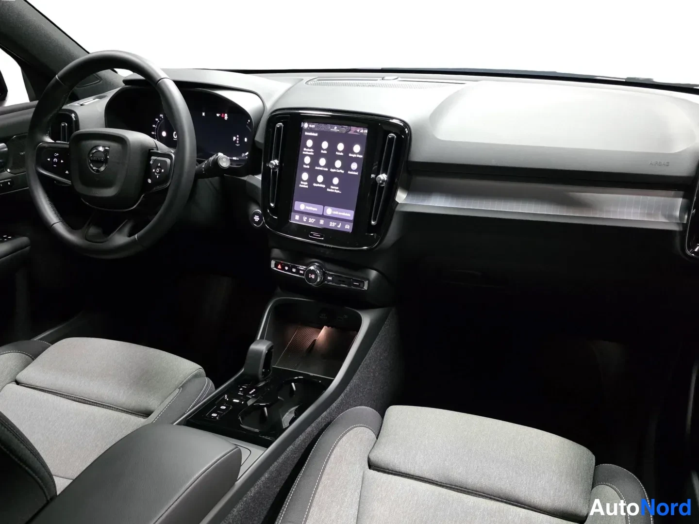 Blue Volvo XC40 2026, photo 16