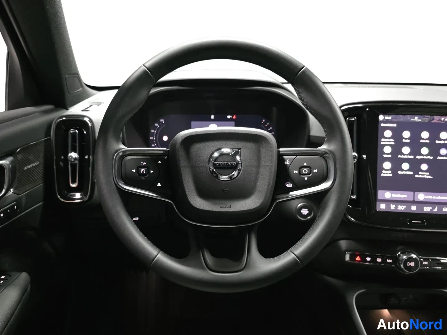 Blue Volvo XC40 2026, photo 11