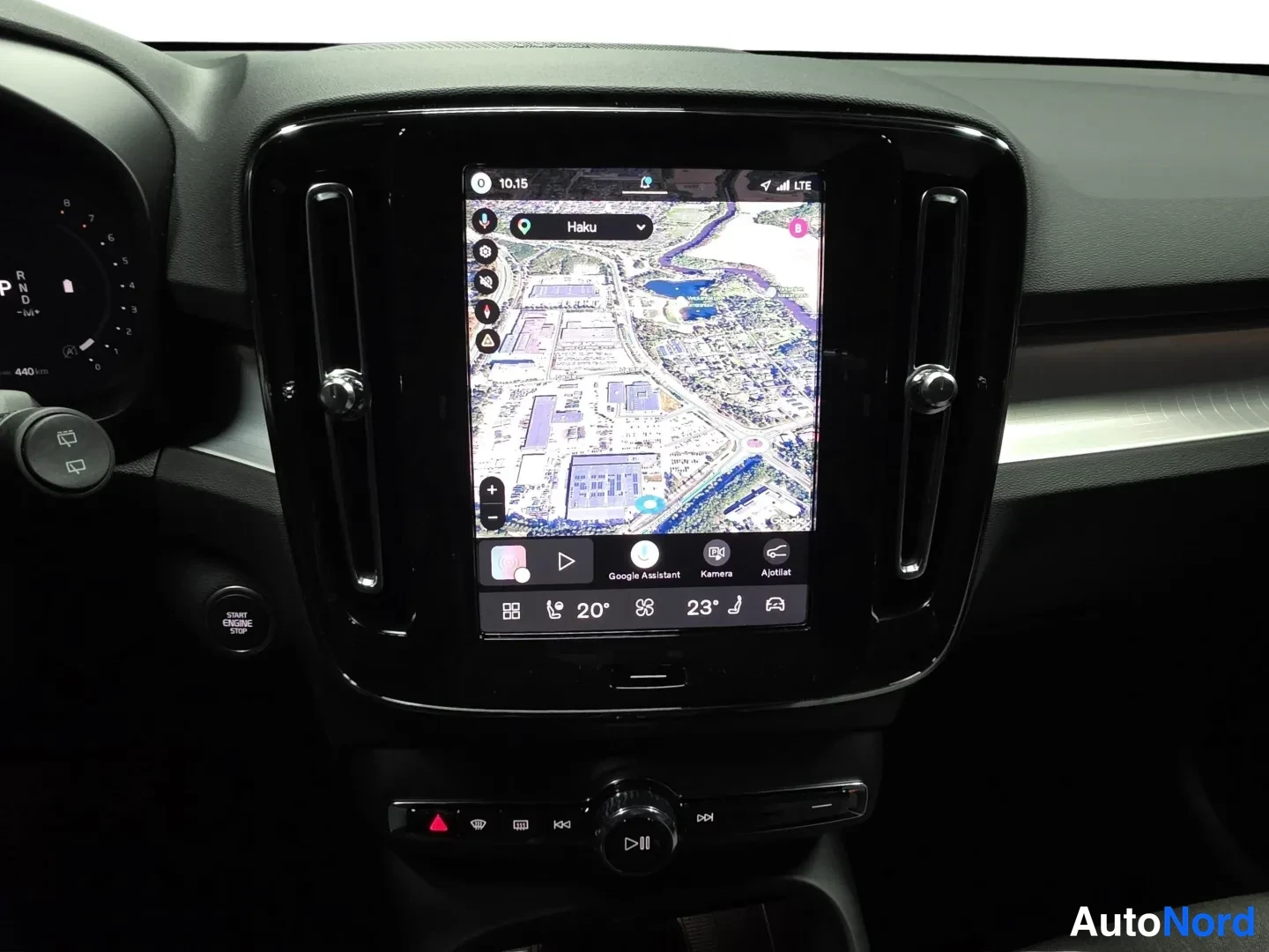 Blue Volvo XC40 2026, photo 12