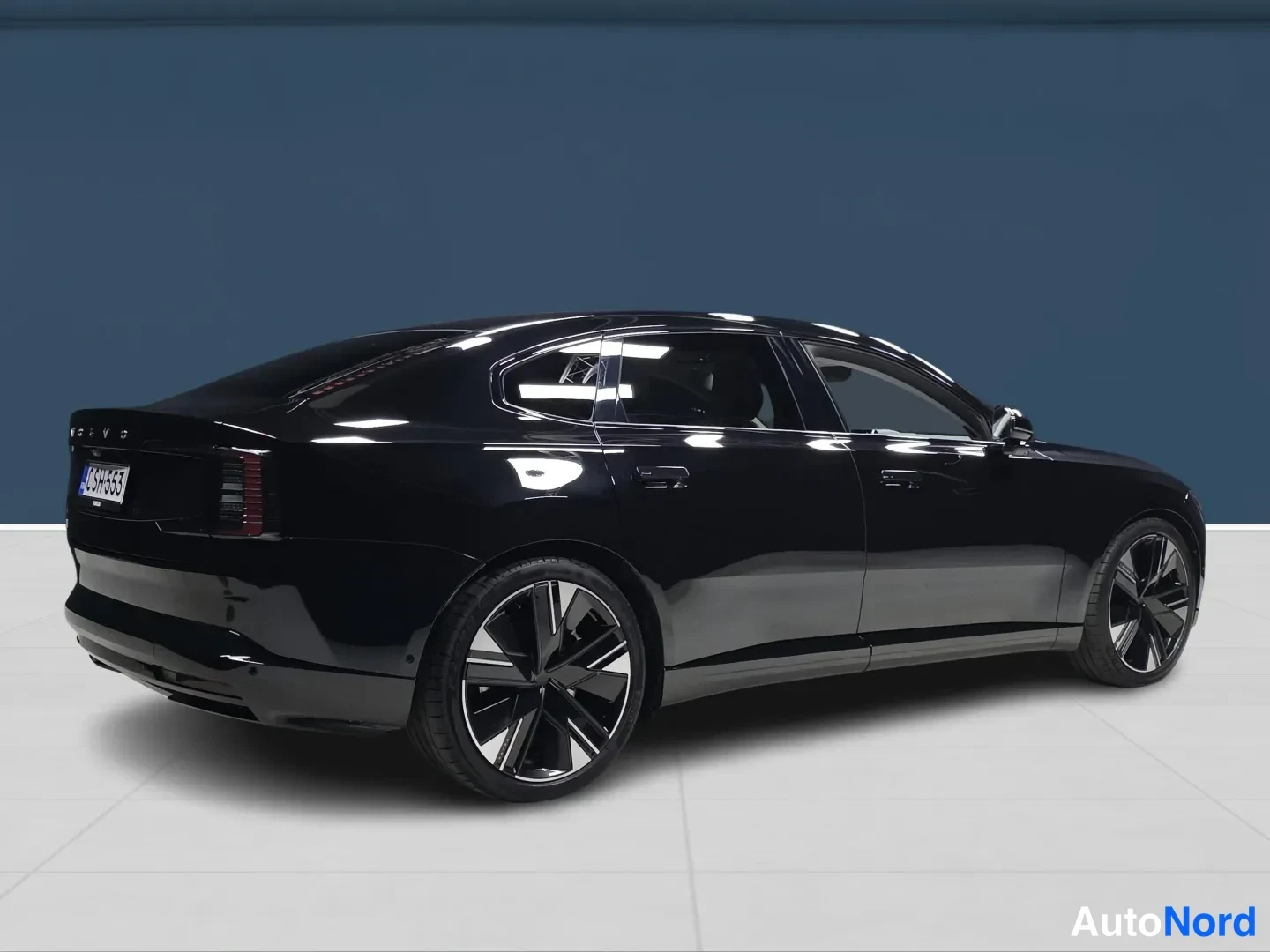 Musta Volvo ES90 2026, takaviisto, kuva 4