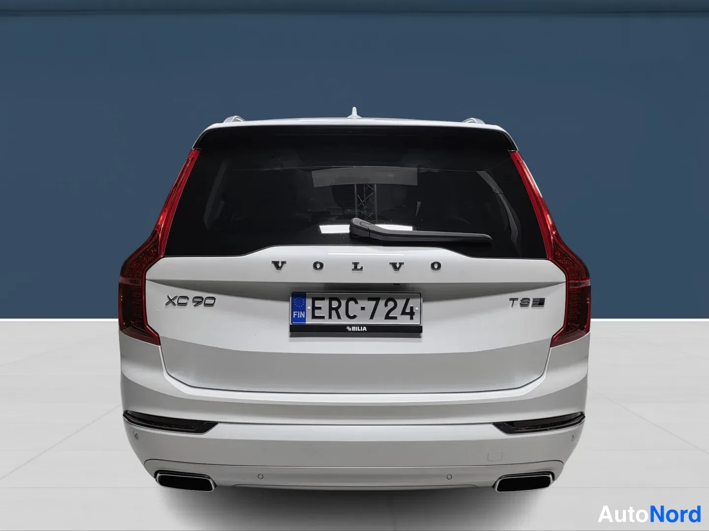 White Volvo XC90 2019, rear, photo 6