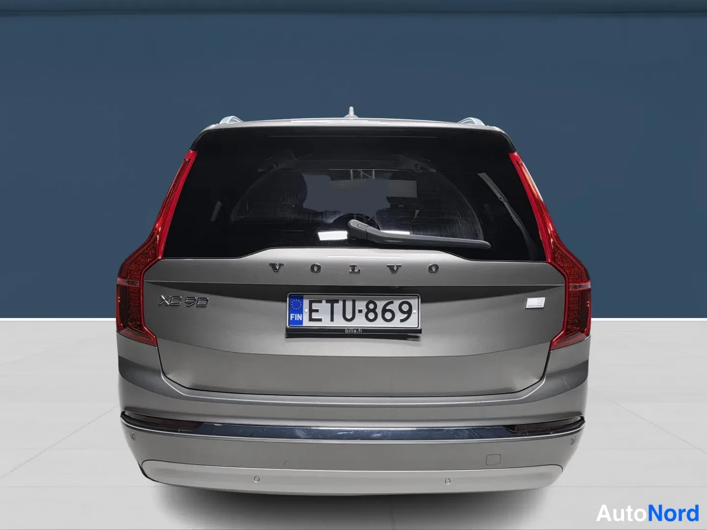 Grey Volvo XC90 2022, rear, photo 6