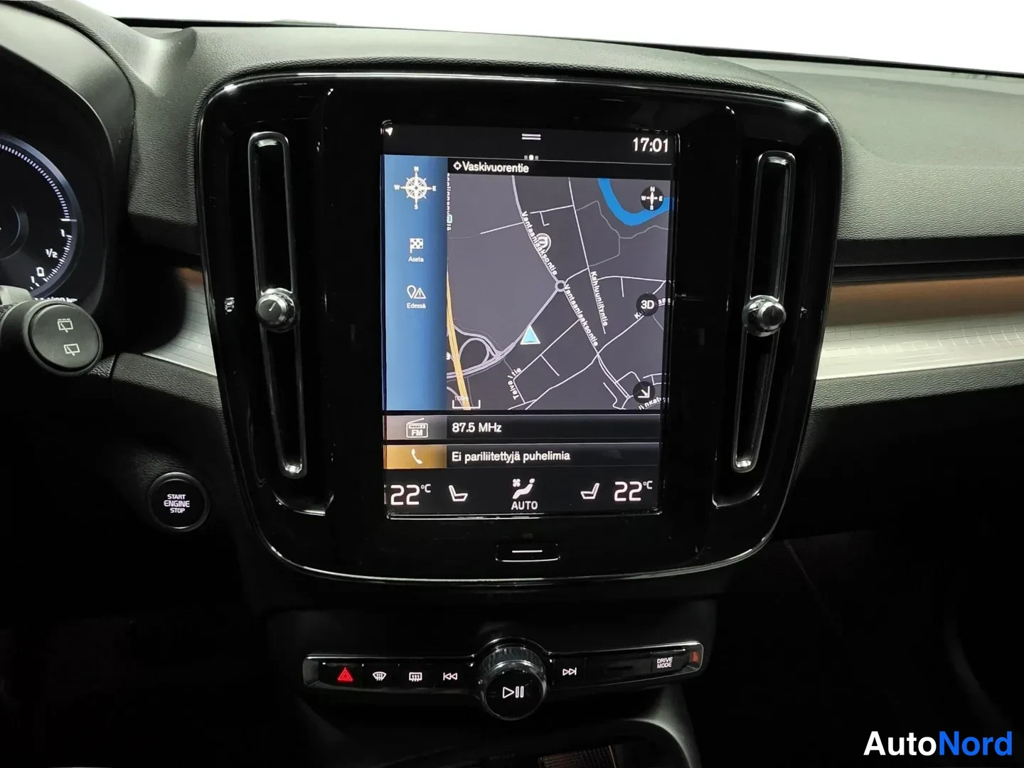 Brown Volvo XC40 2024, photo 14