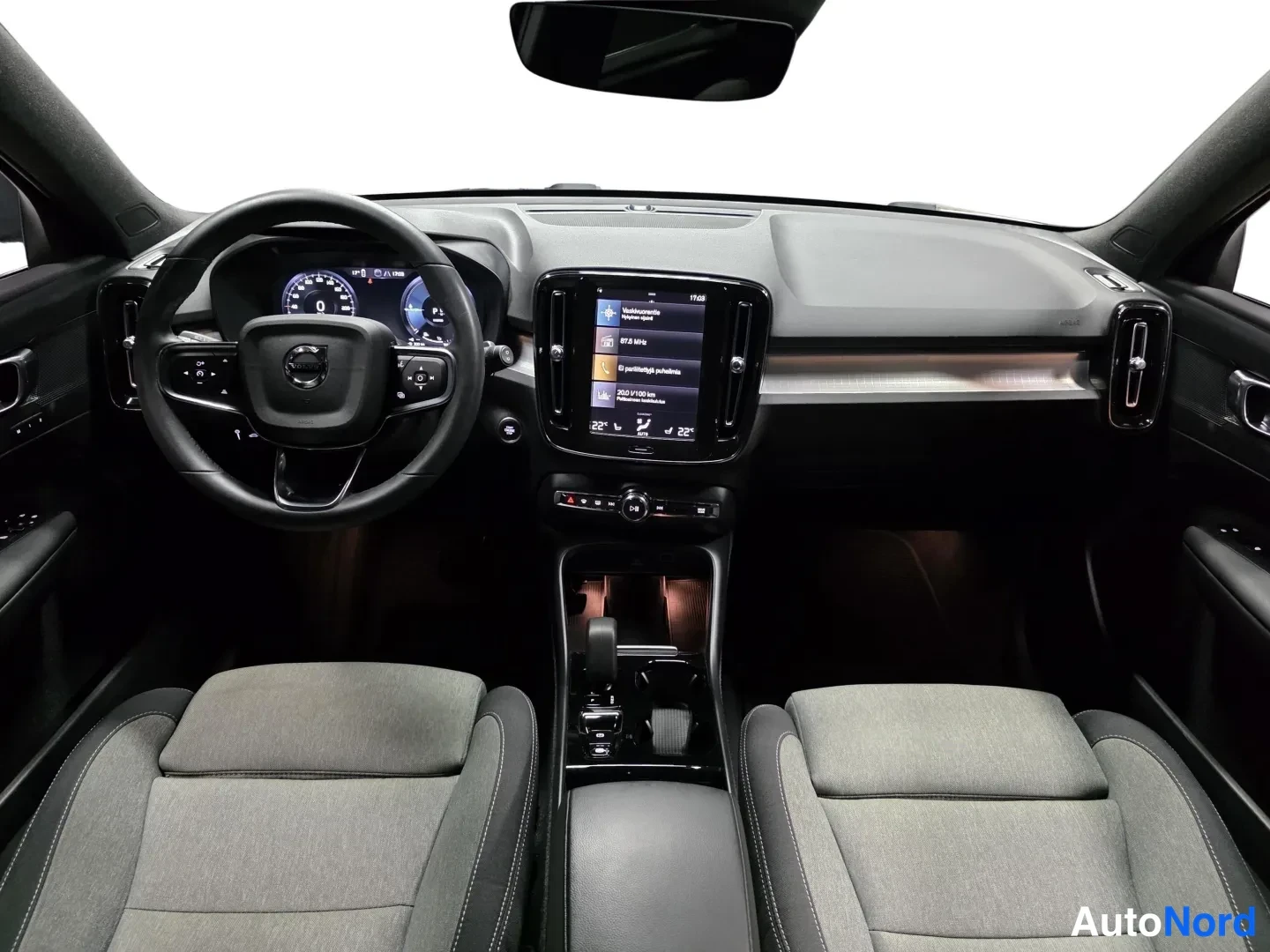 Brown Volvo XC40 2024, photo 18