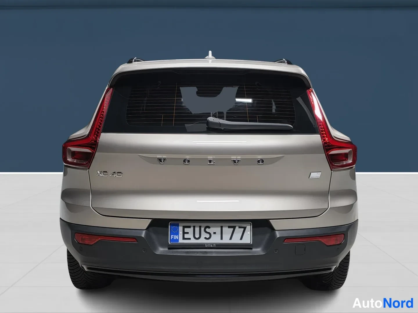 Brown Volvo XC40 2024, rear, photo 7