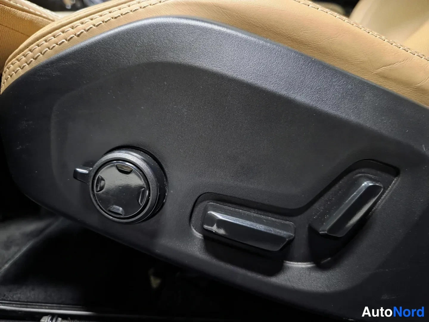 Grey Volvo V90 2024, photo 16