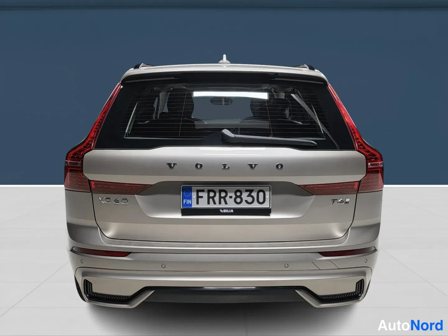 Ruskea Volvo XC60 2025, takaa, kuva 6