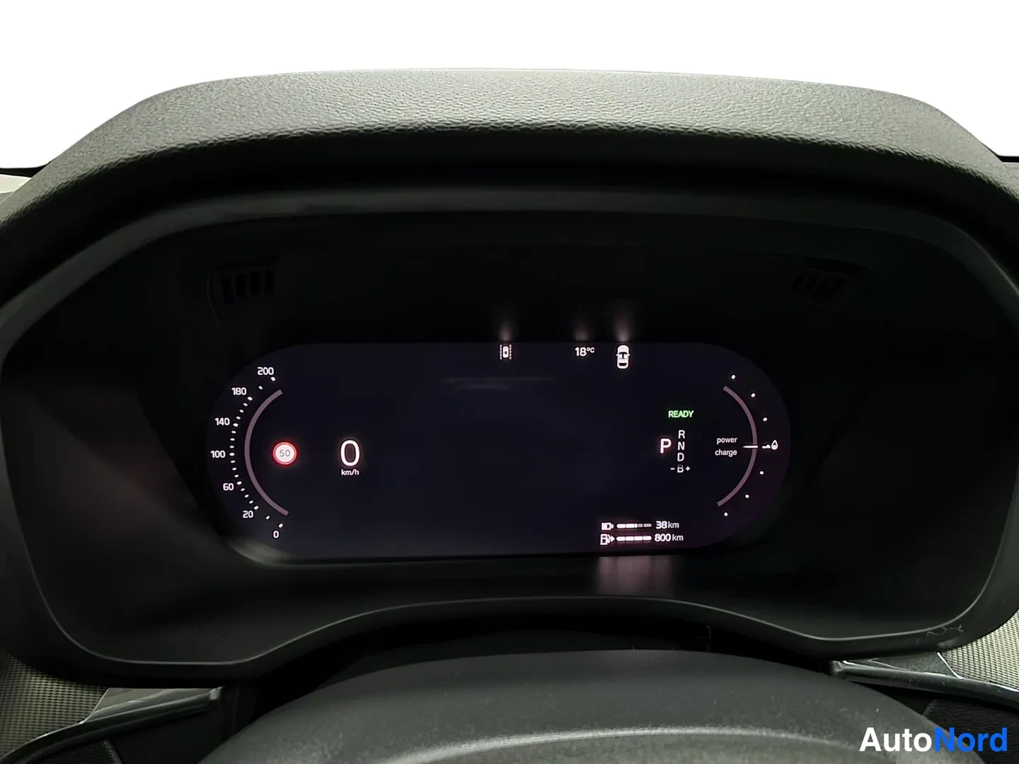 Ruskea Volvo XC60 2025, ohjaamo, kuva 7