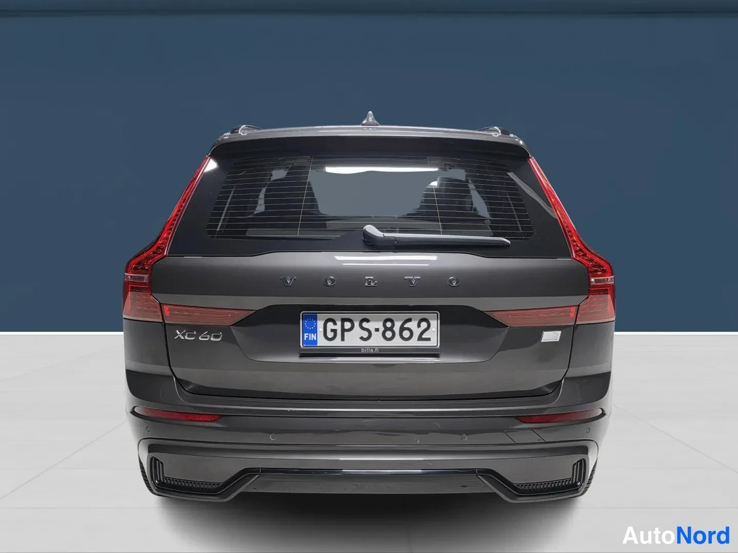 Harmaa Volvo XC60 2024, takaa, kuva 8