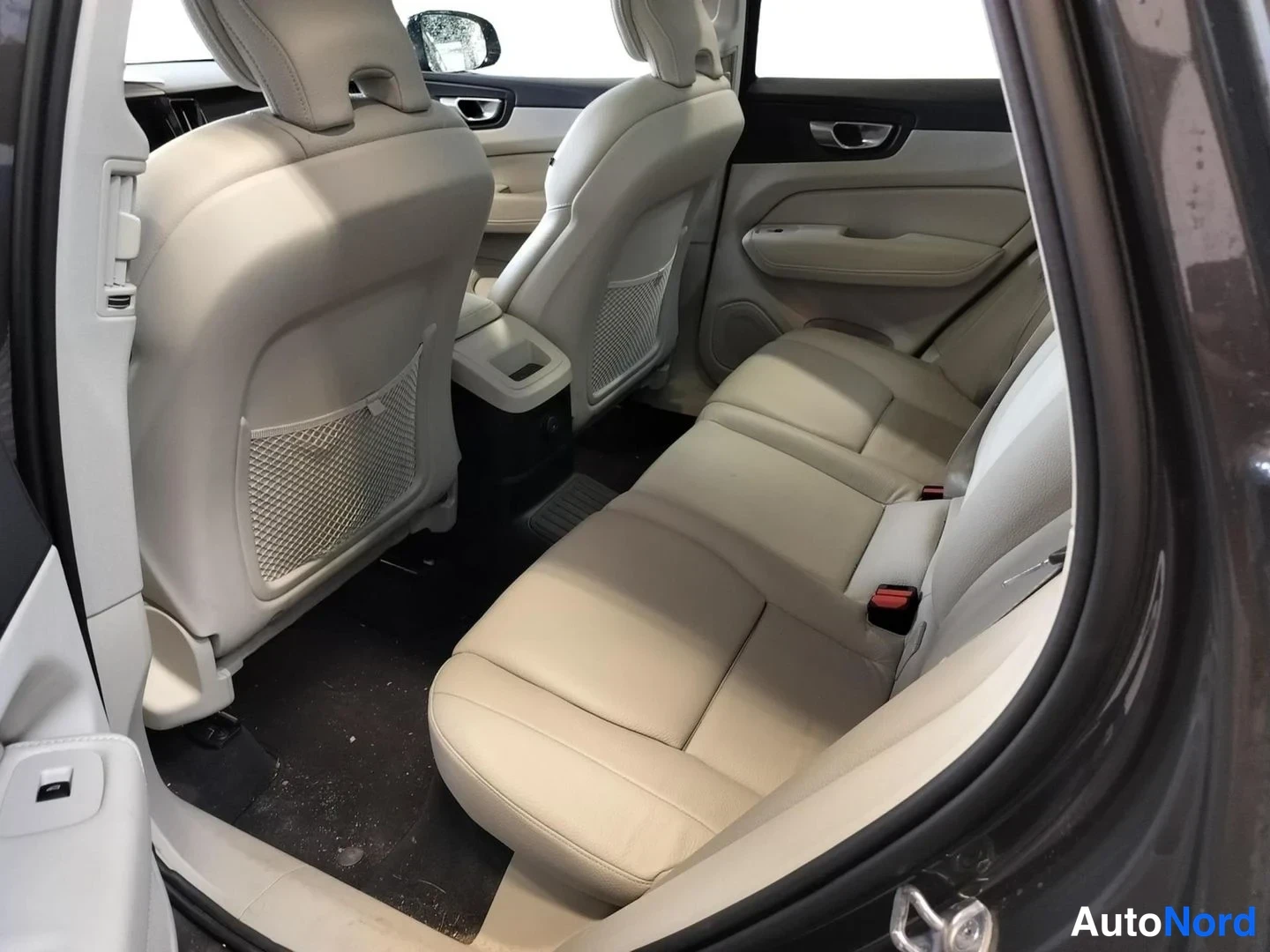 Grey Volvo XC60 2024, photo 5