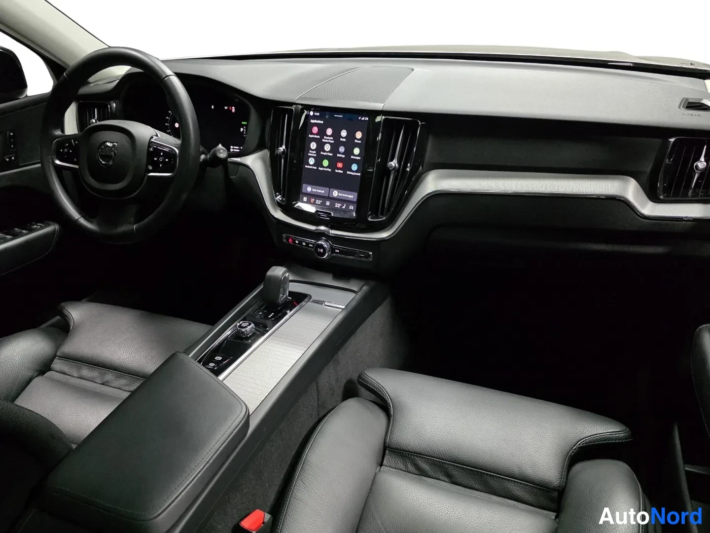 Beige Volvo XC60 2025, kuva 17