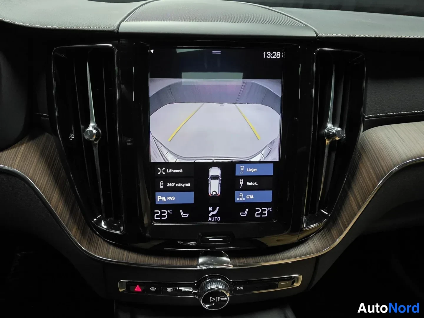 Grey Volvo XC60 2020, photo 14