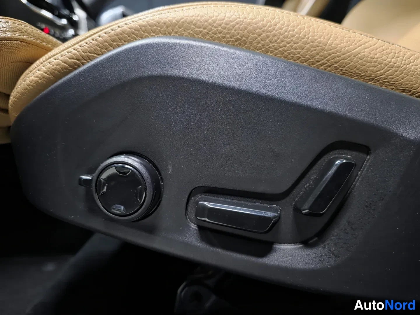 Grey Volvo XC60 2020, photo 16