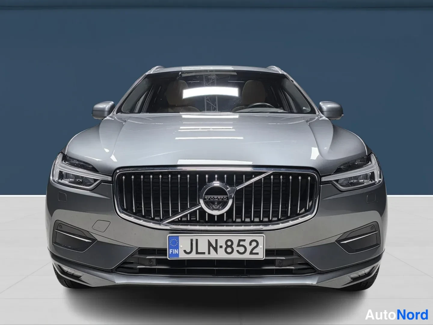 Grey Volvo XC60 2020, front, photo 3