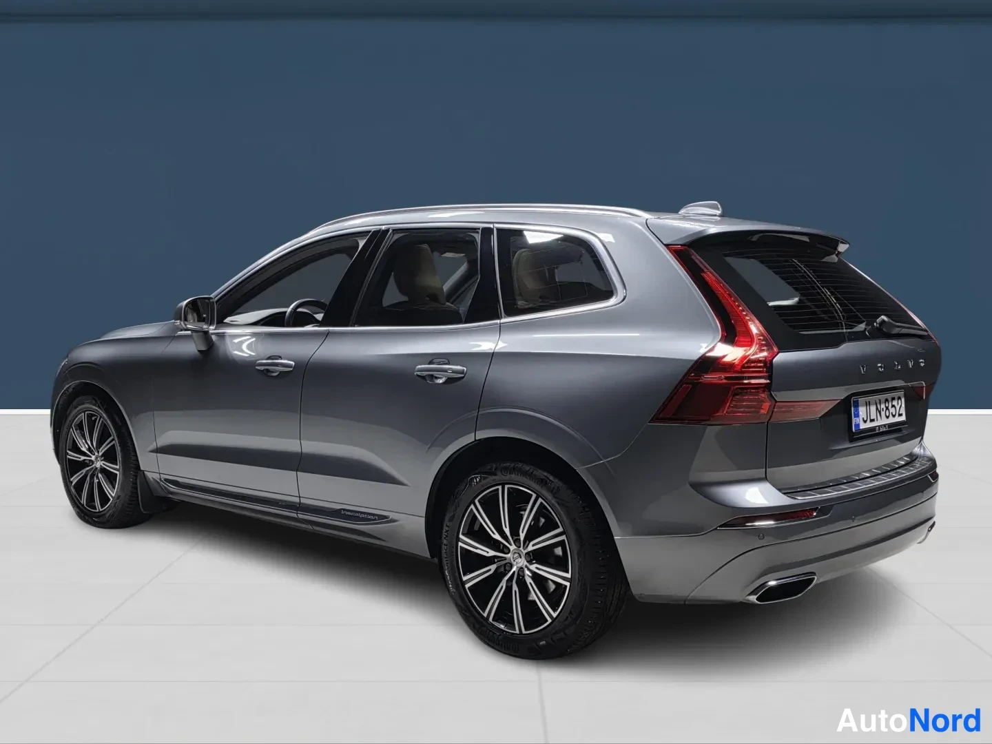 Grey Volvo XC60 2020, rear three-quarter, photo 5