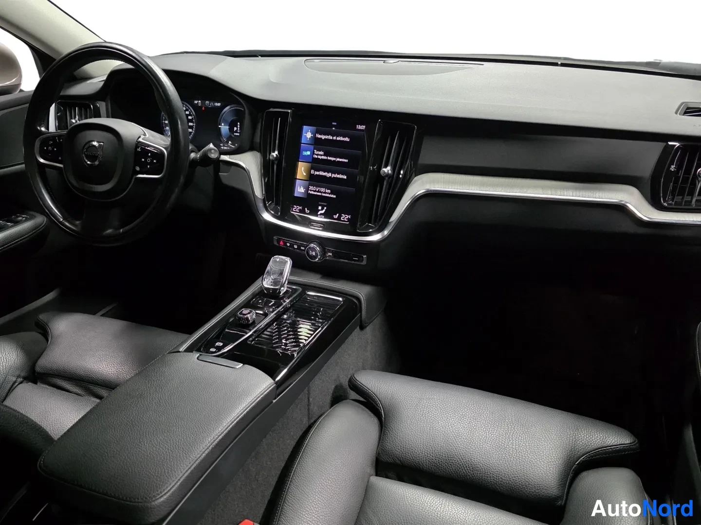 Grey Volvo V60 2022, photo 13