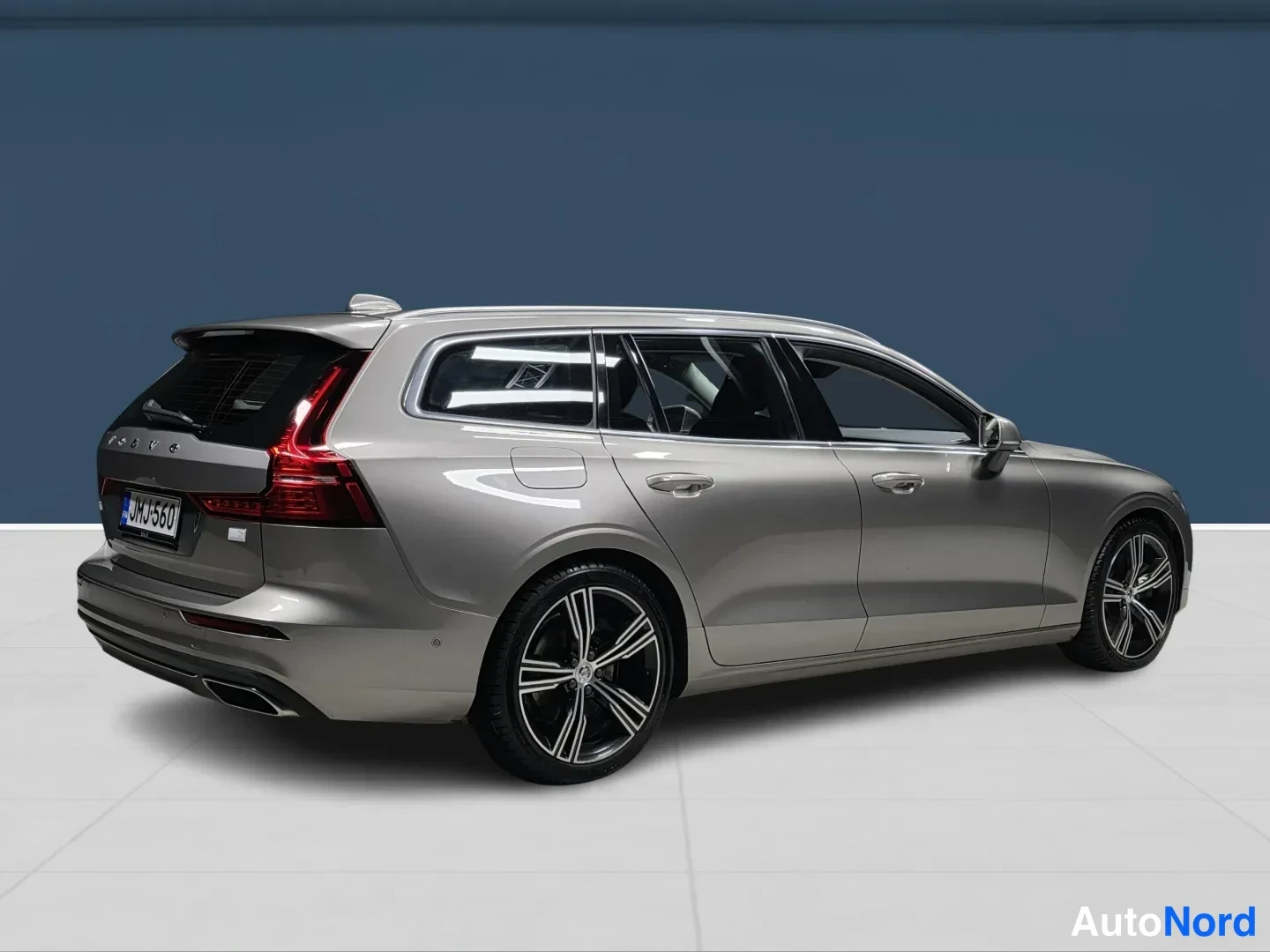 Grey Volvo V60 2022, rear three-quarter, photo 5