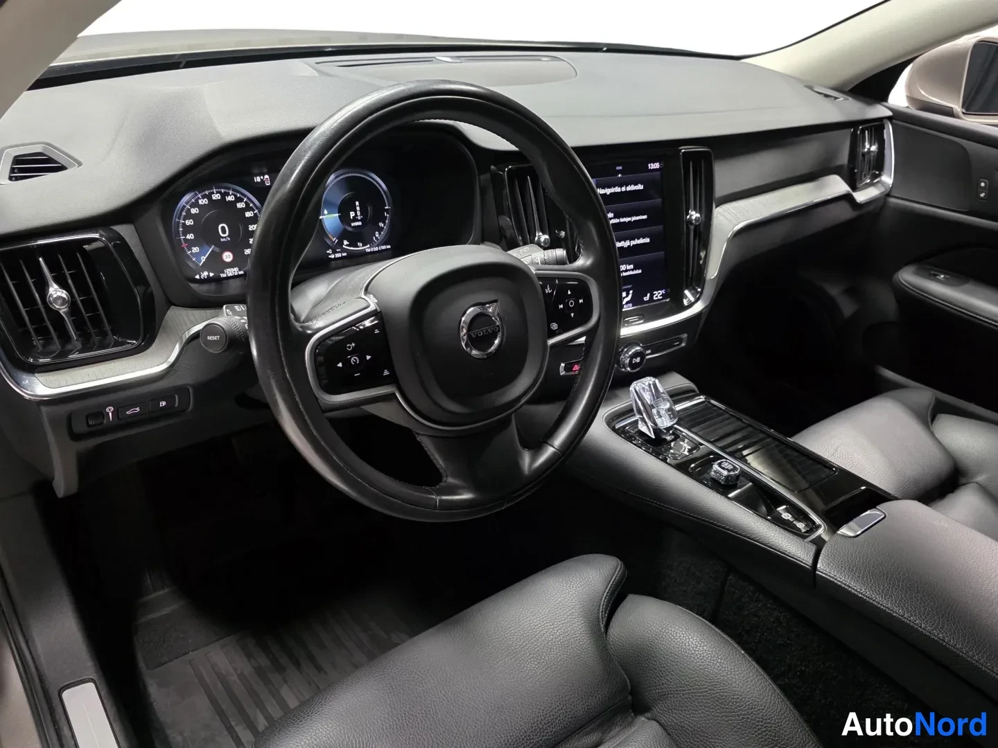 Grey Volvo V60 2022, photo 8