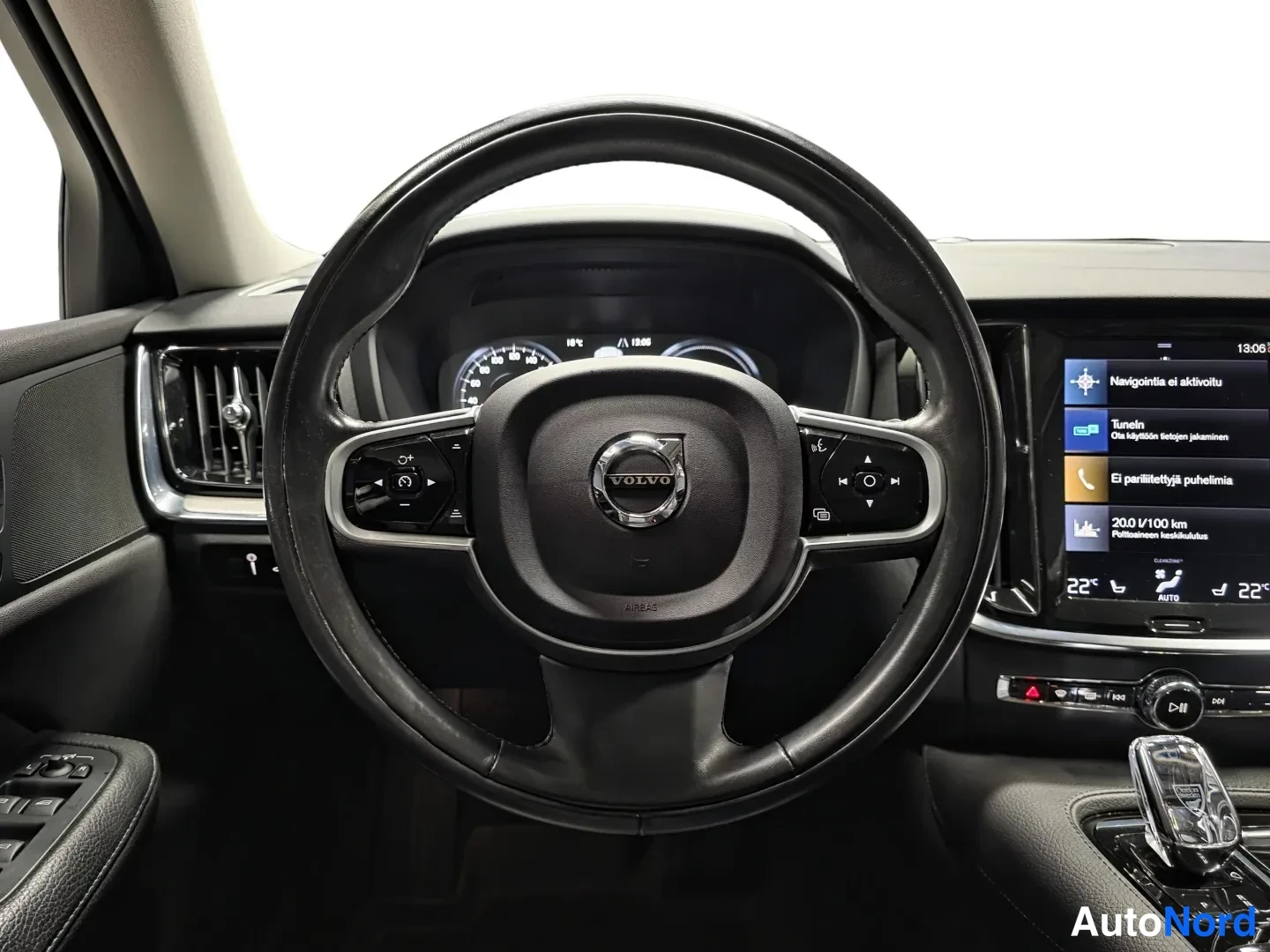 Grey Volvo V60 2022, photo 9