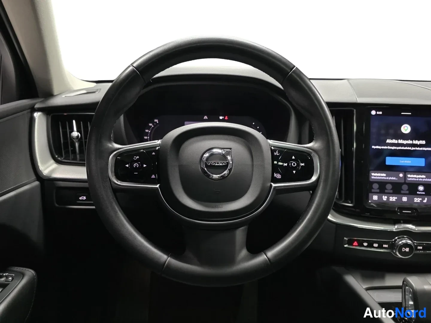 Musta Volvo XC60 2023, kuva 13
