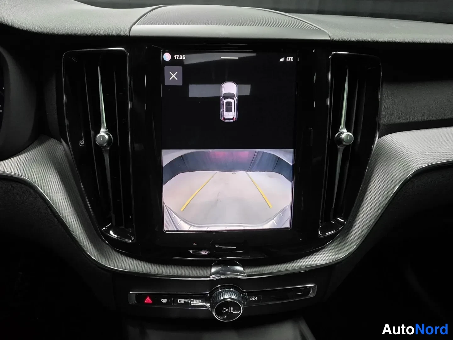 Hopea Volvo XC60 2024, kuva 12
