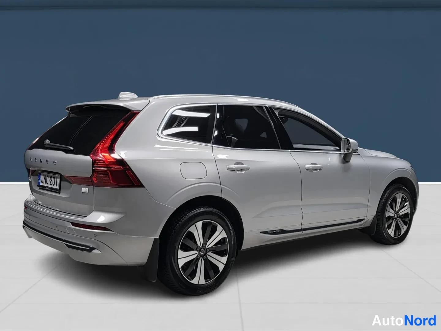 Hopea Volvo XC60 2024, takaviisto, kuva 4