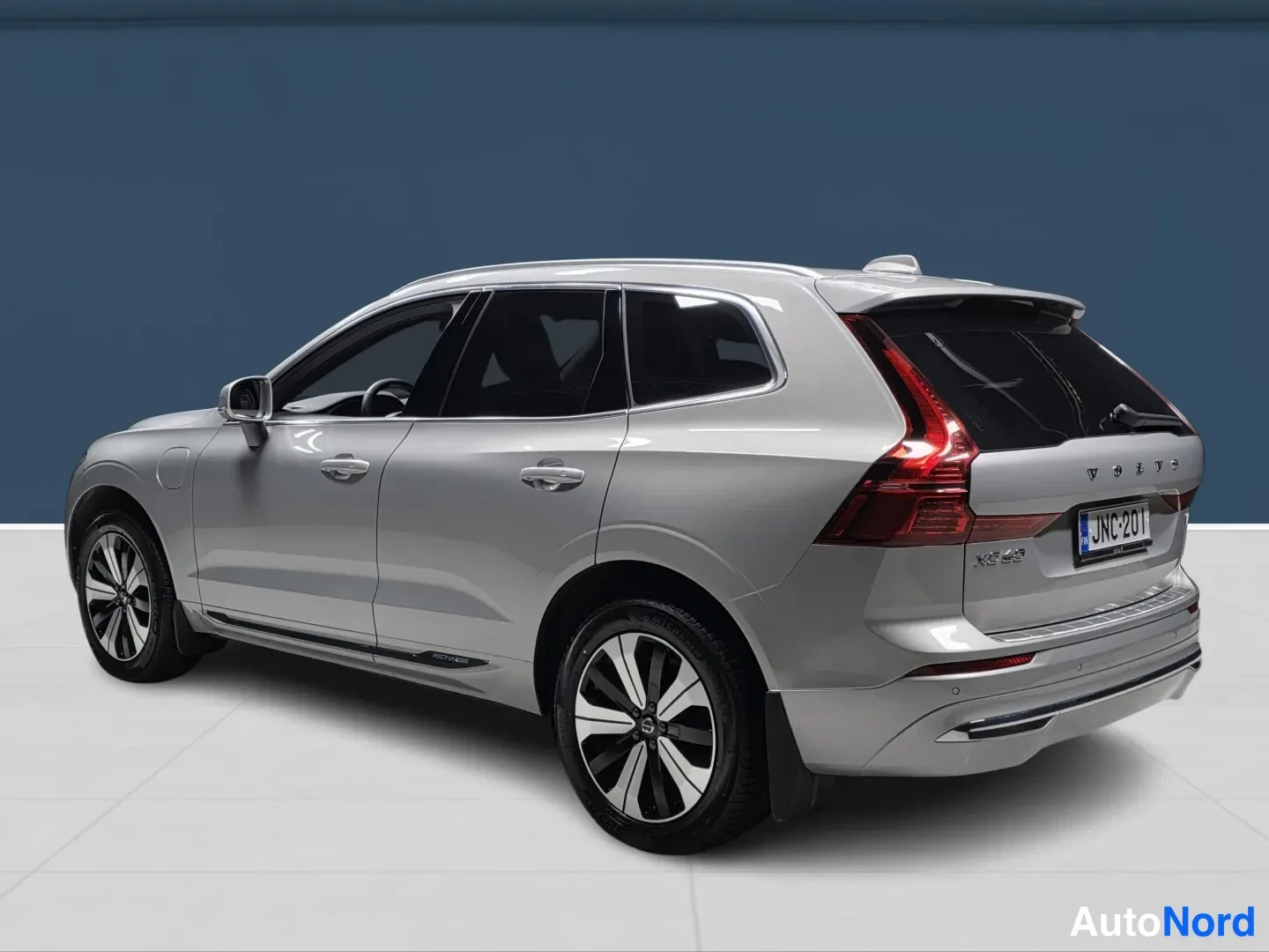 Hopea Volvo XC60 2024, takaviisto, kuva 5