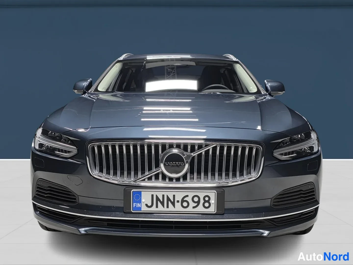 Blå Volvo V90 2025, bild 3