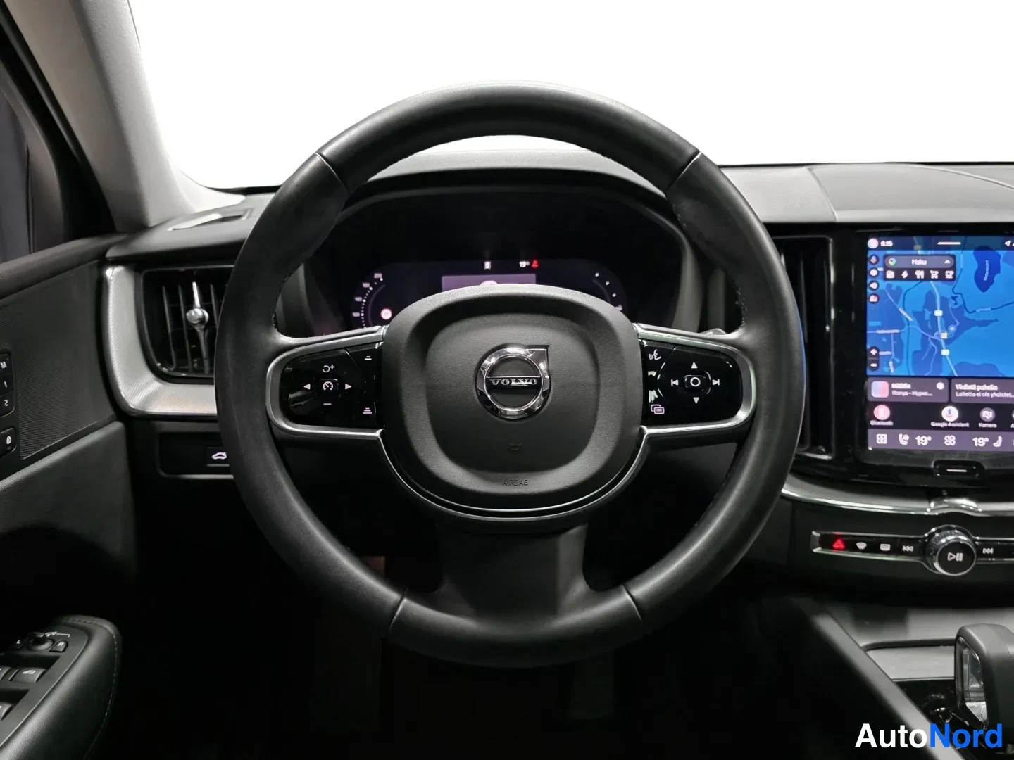Musta Volvo XC60 2025, kuva 17