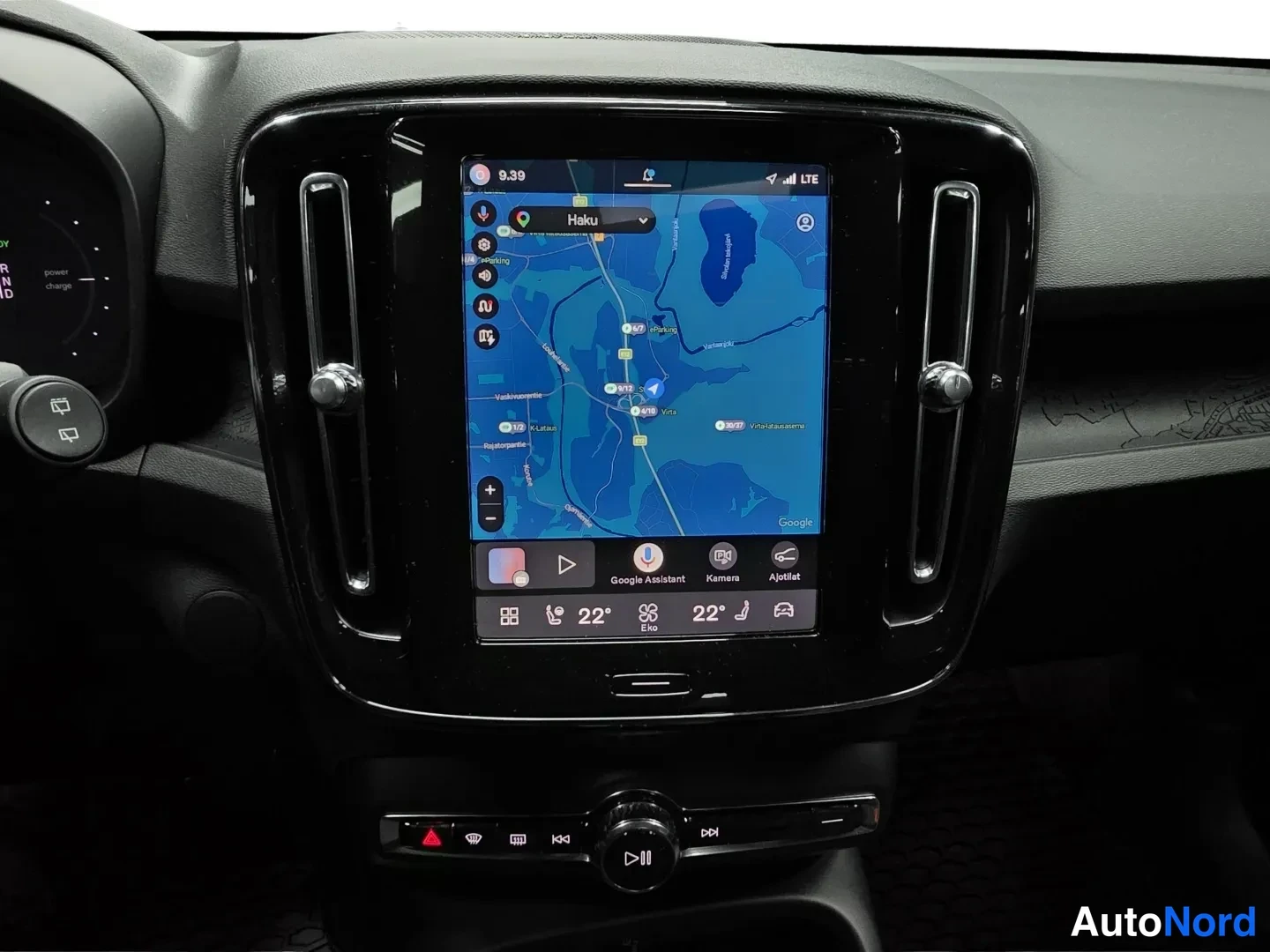 Musta Volvo XC40 2024, kuva 15