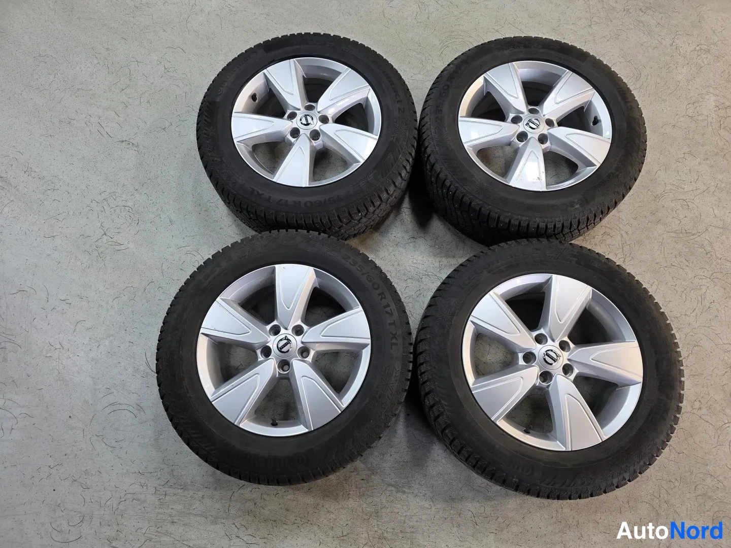 Grey Volvo XC40 2022, photo 12