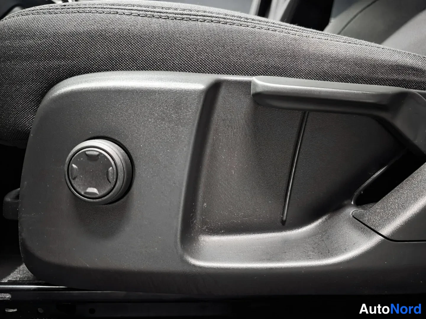 Grey Volvo XC40 2022, photo 16