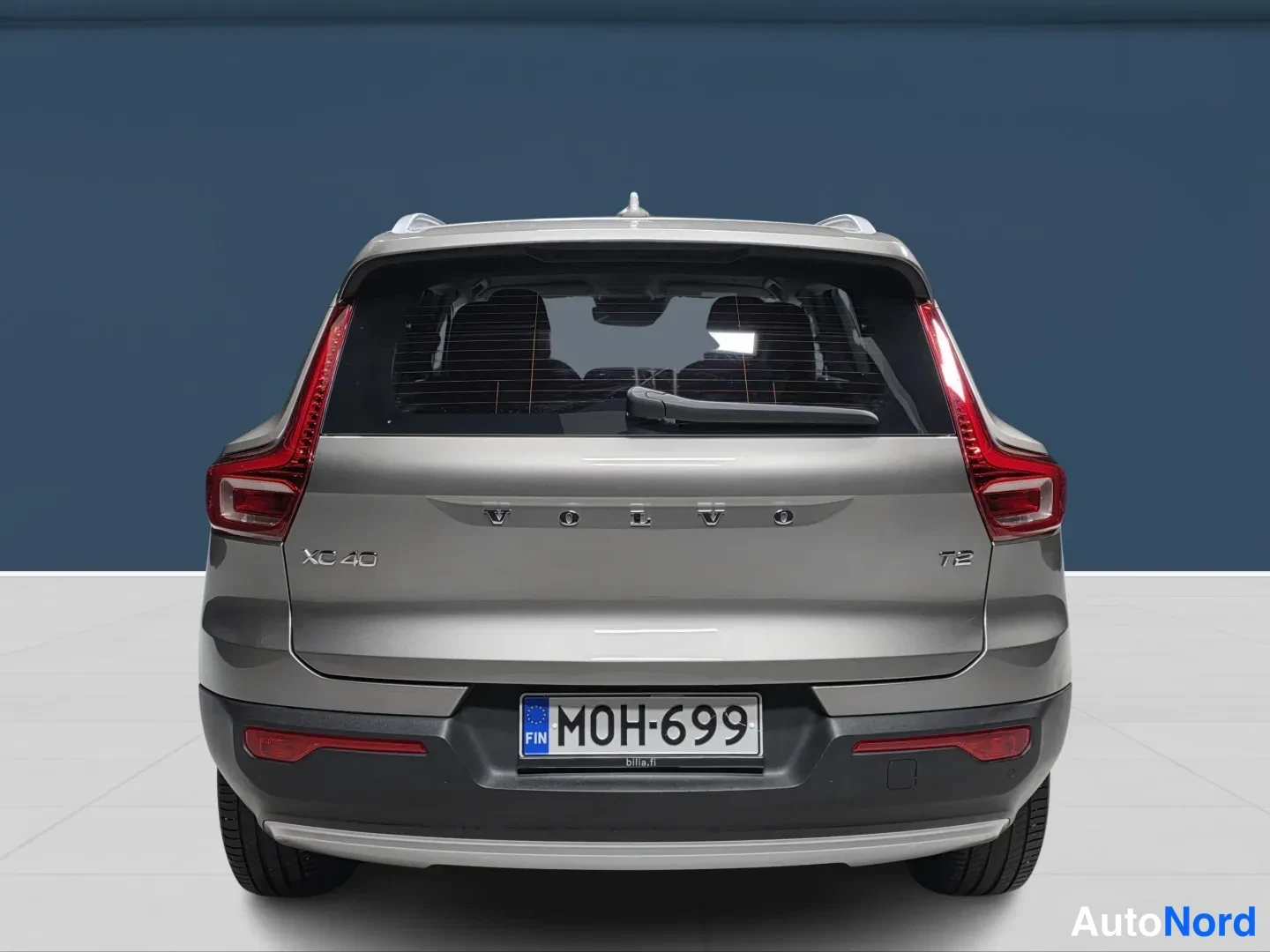 Grey Volvo XC40 2022, rear, photo 6