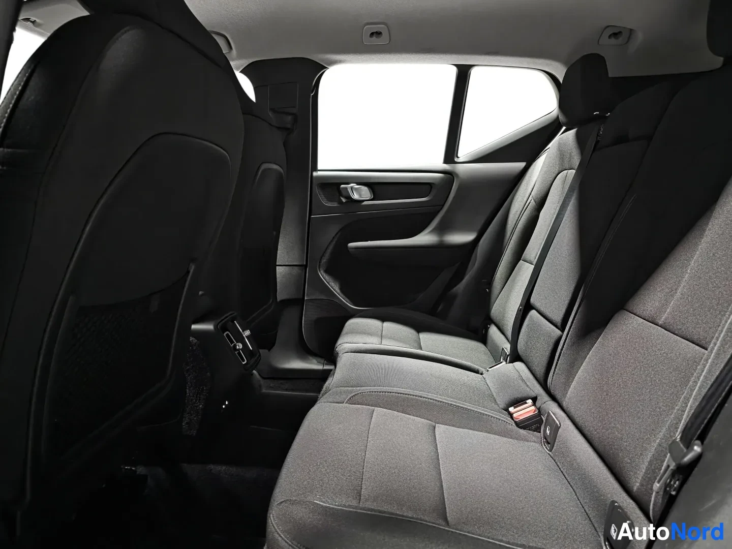 Grey Volvo XC40 2022, photo 10
