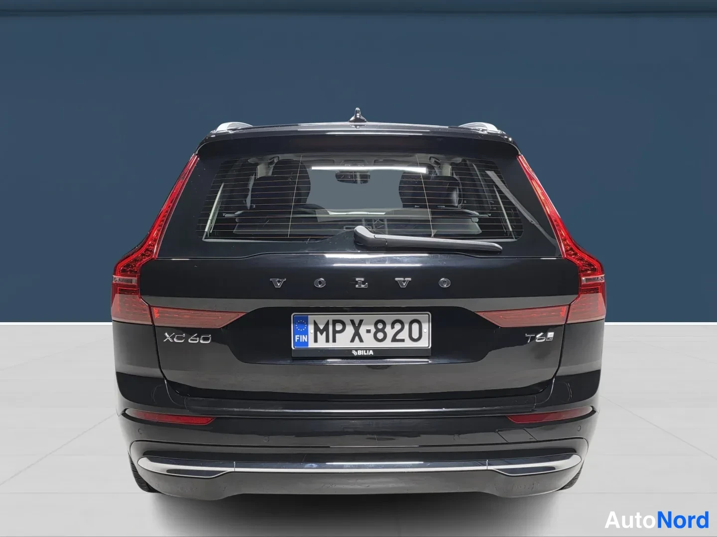 Musta Volvo XC60 2025, takaa, kuva 7