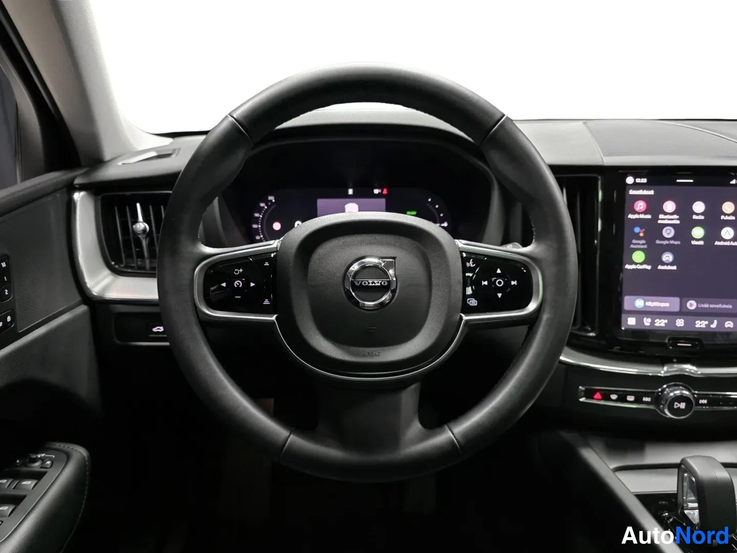 Musta Volvo XC60 2025, kuva 10