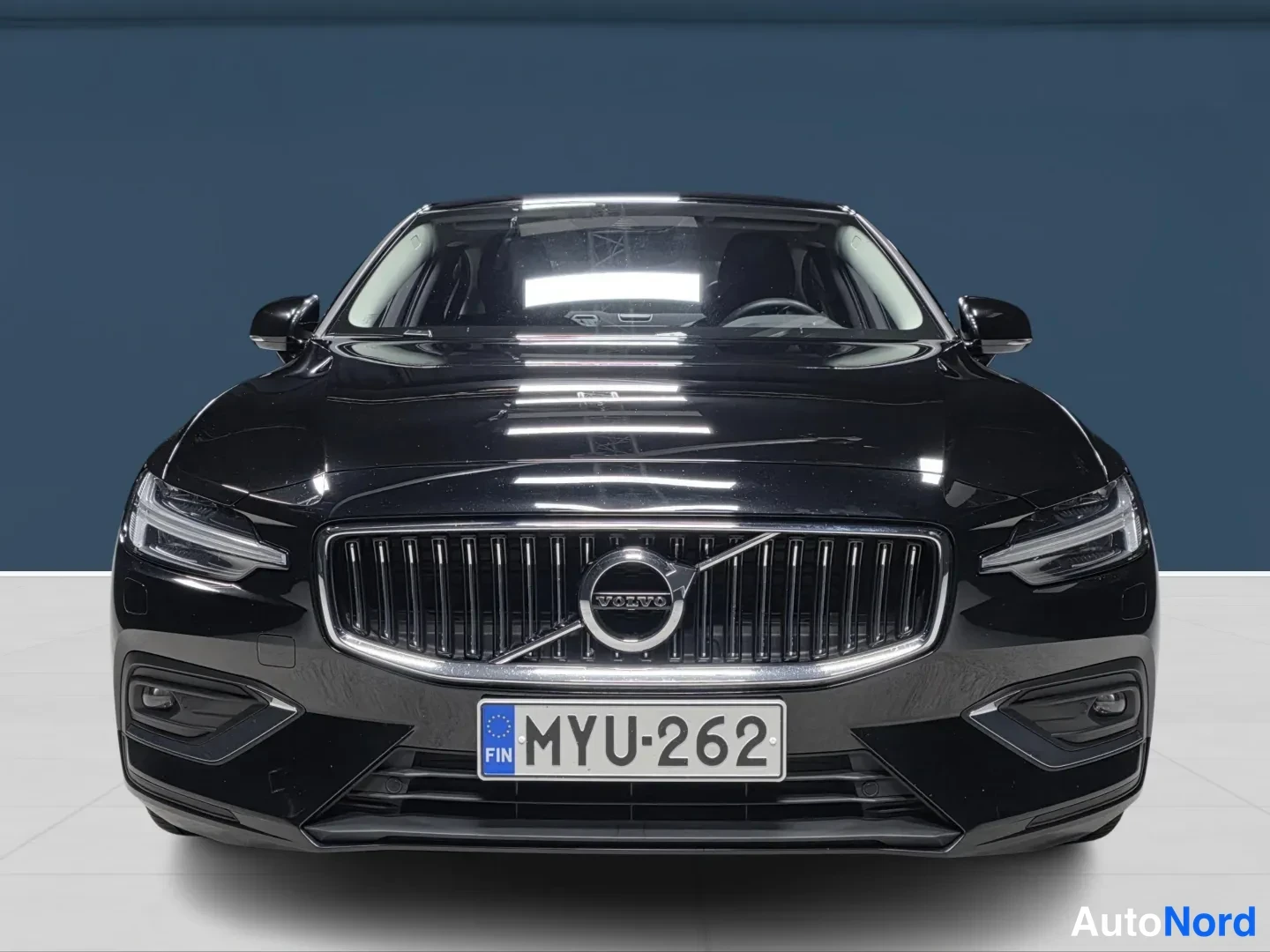 Black Volvo S60 2021, front, photo 3